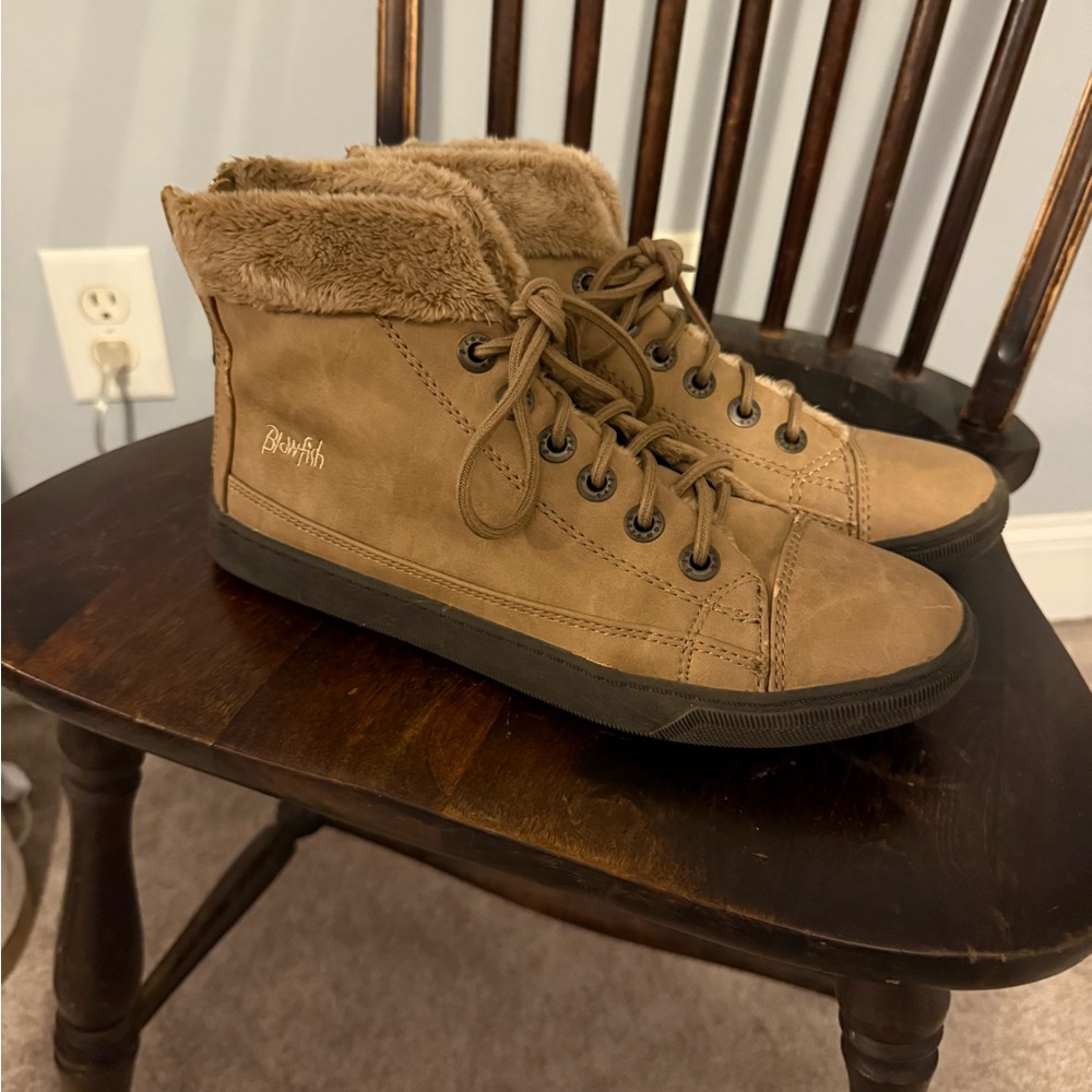 Blowfish Malibu Faux-Fur Lined High-Top Sneakers – Size 8